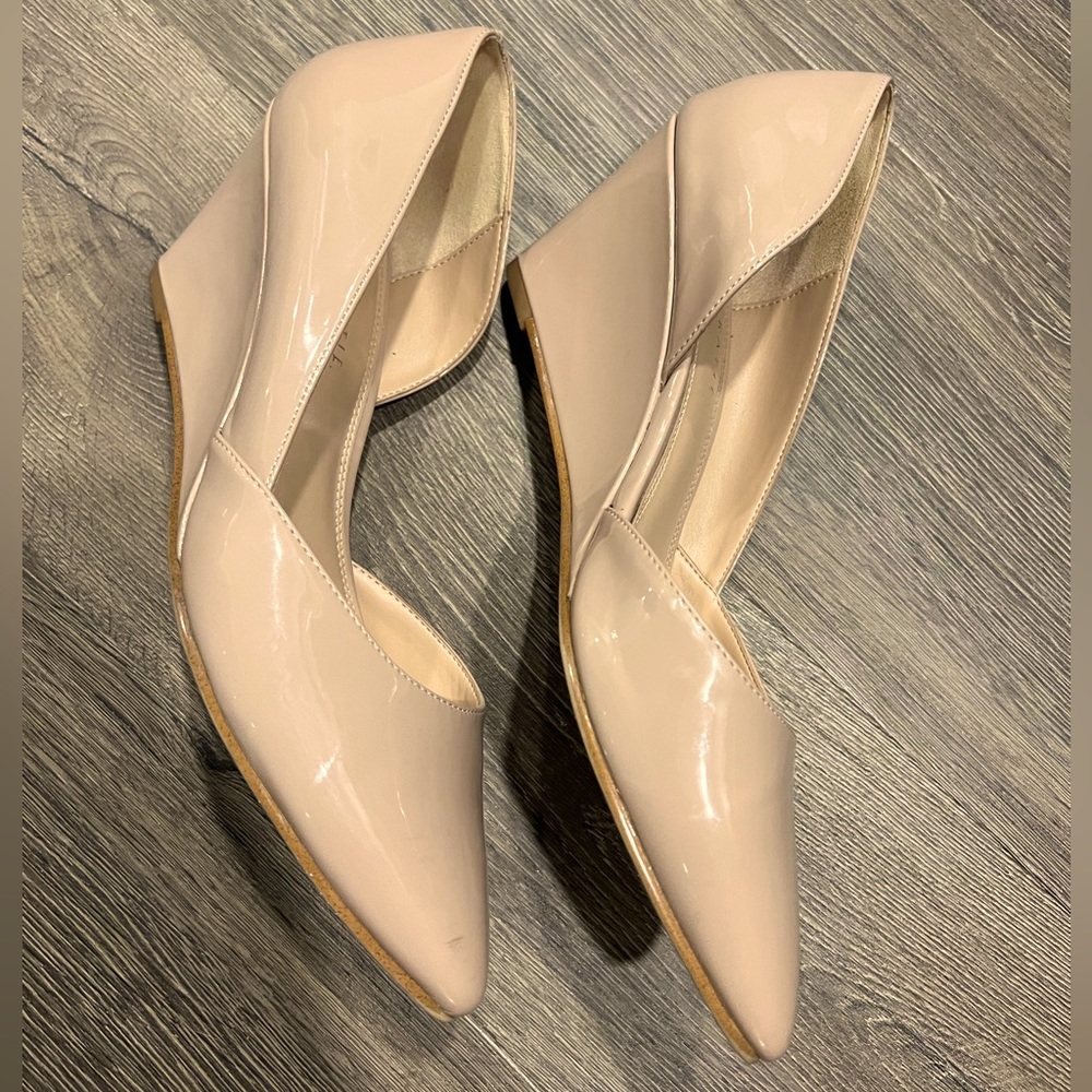 Kelly & Katie Fassi Nude Wedge
